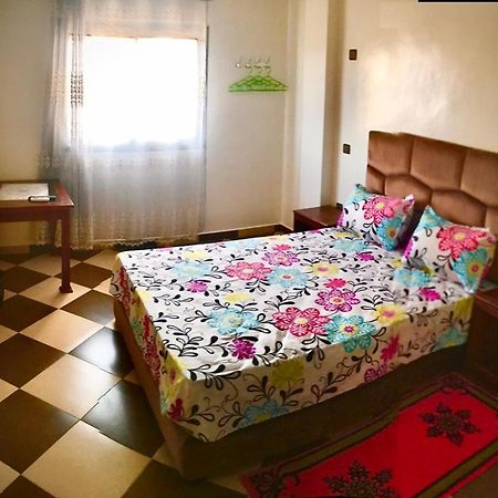 Zellaka Hotel & Cafe クーリブカ エクステリア 写真