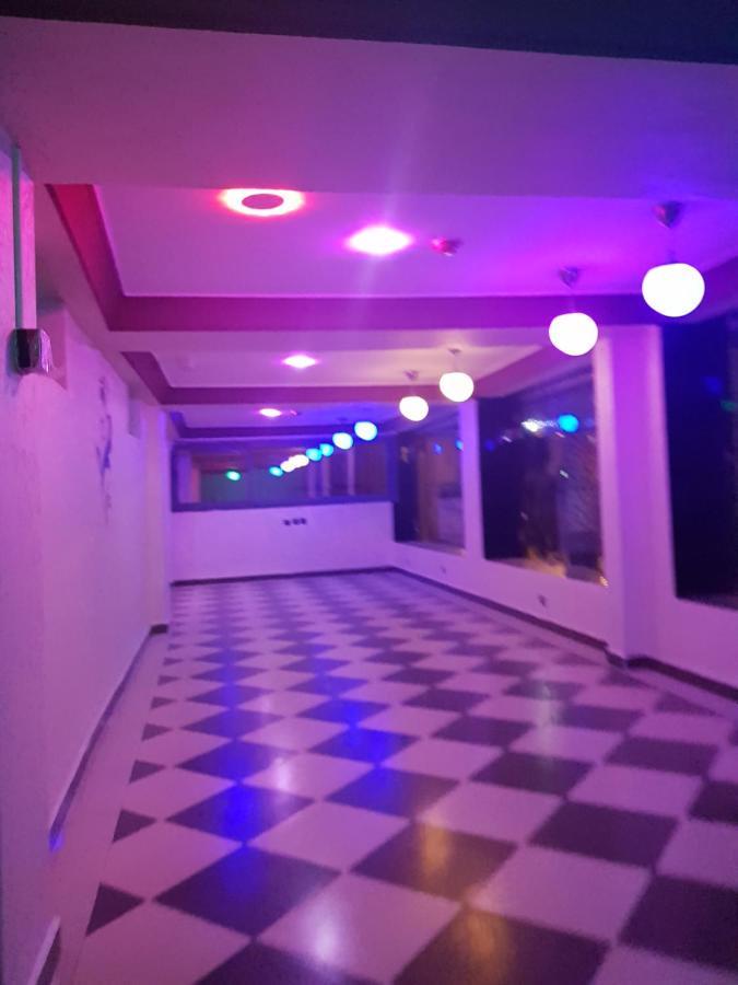 Zellaka Hotel & Cafe クーリブカ エクステリア 写真