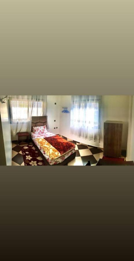 Zellaka Hotel & Cafe クーリブカ エクステリア 写真